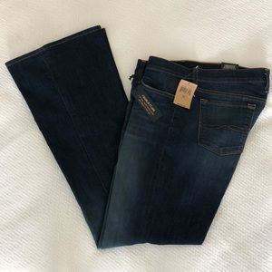 LUCKY BRAND Charlie Flare Jeans NWT Size 14/32